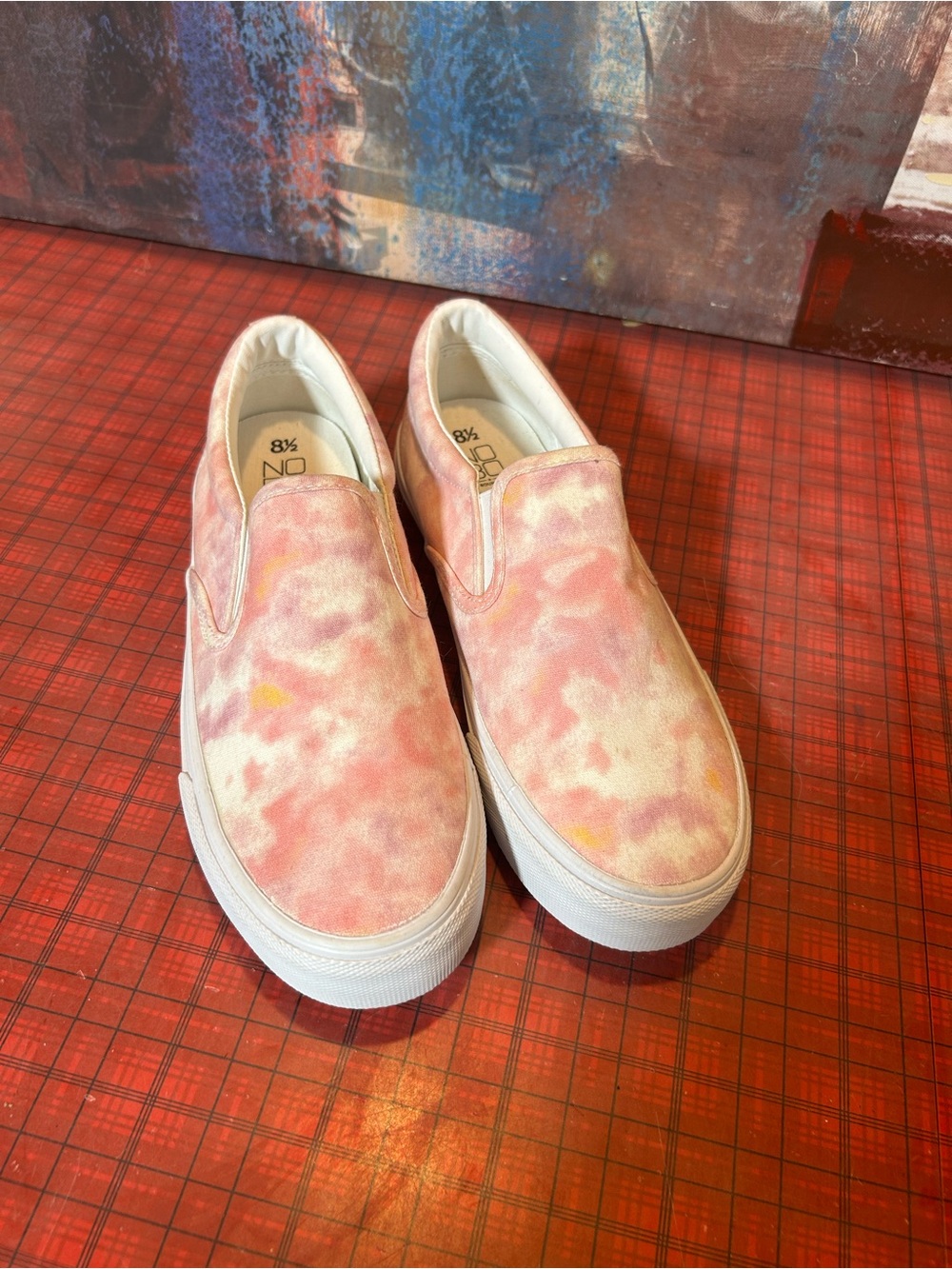 No Boundaries 81/2 Slip On Sneakers Pink Multicolor Canvas Round Toe